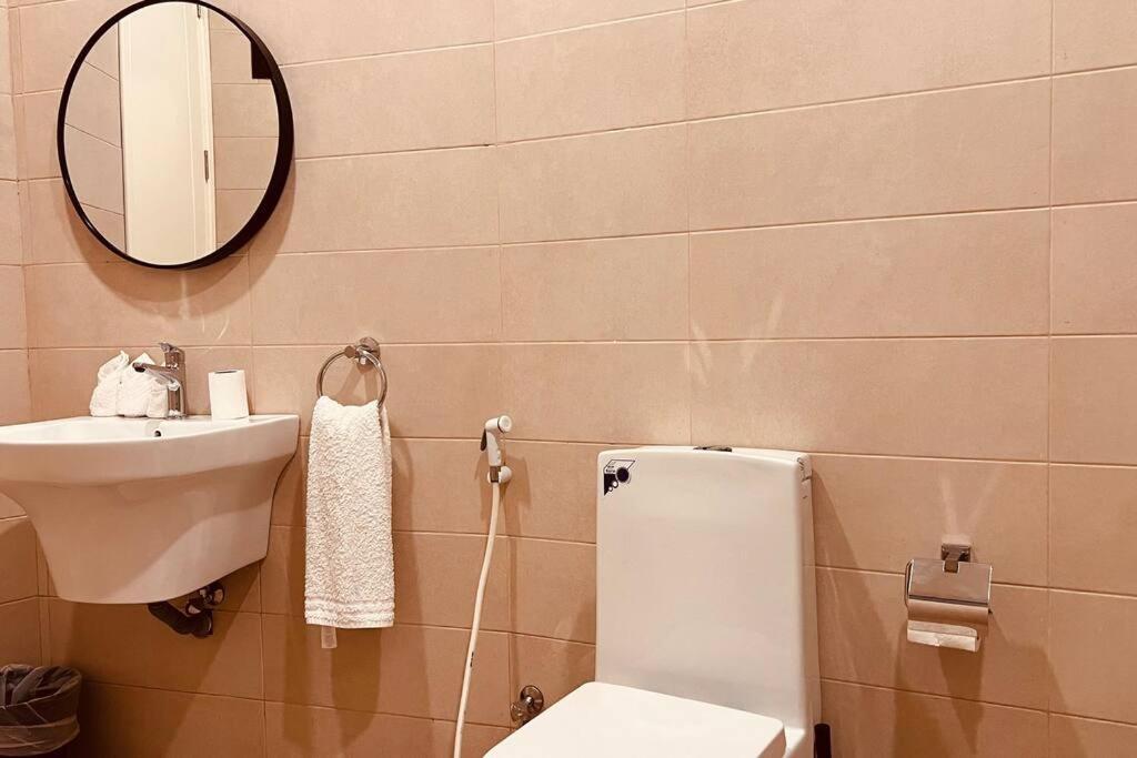 One Guest Place 2Bhk Apartments Near The Beach 무스카트 외부 사진