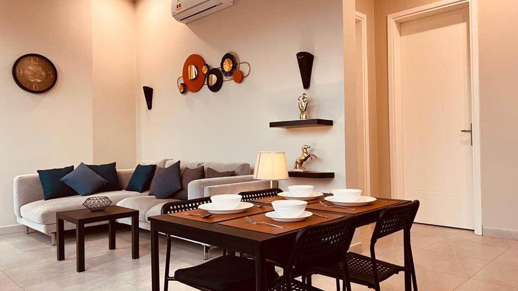 One Guest Place 2Bhk Apartments Near The Beach 무스카트 외부 사진