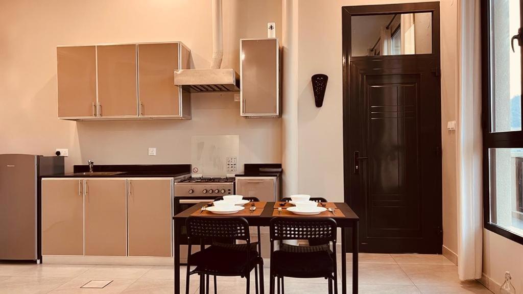 One Guest Place 2Bhk Apartments Near The Beach 무스카트 외부 사진